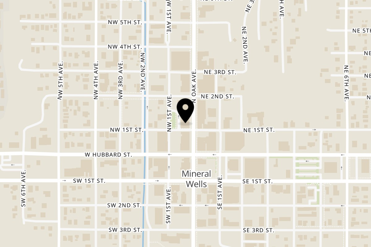 Map showing the location of LA DOLCE on 203 N Oak Ave in Mineral Wells